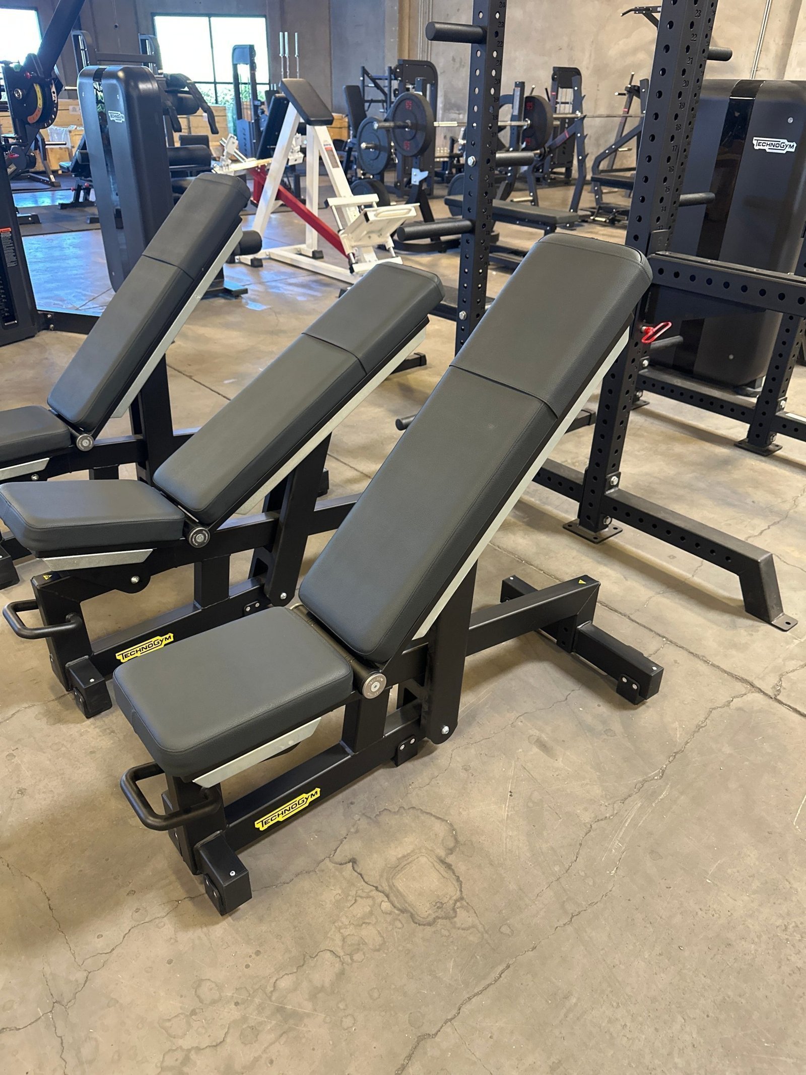 4D65C5C4-BF23-4DC7-9391-C6147E794D87-scaled-1.jpg Technogym ADJ Bench Pure(2nd) - Image 1