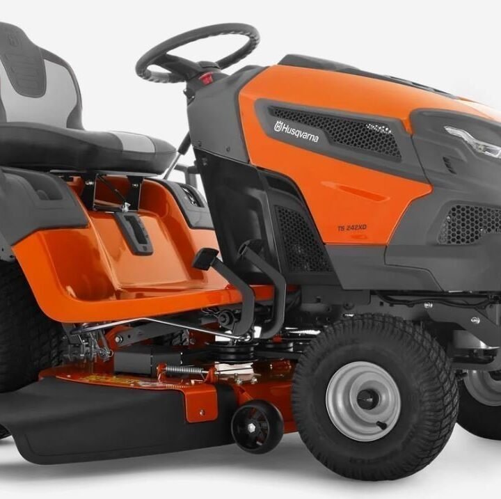 Husqvarna TS 242XD 42 Inch 21.5HP Kawasaki Gasoline Riding Lawn Mower